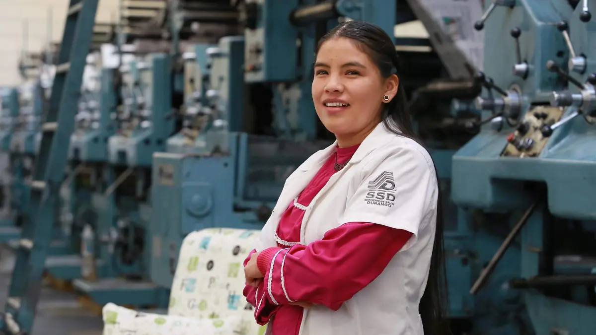 Laura Ramos, intérprete indígena en el Hospital General 450 de Durango