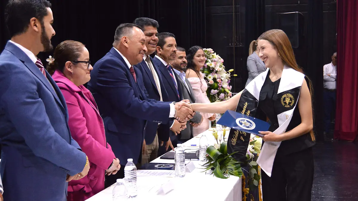 Egresan 20 profesionistas de la FMVZ-UJED comprometidos con la salud animal y pública 2