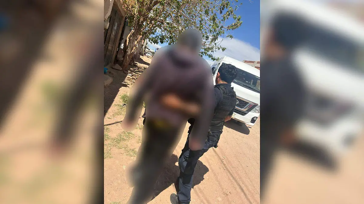 Hombre en crisis emocional amenaza a su familia 