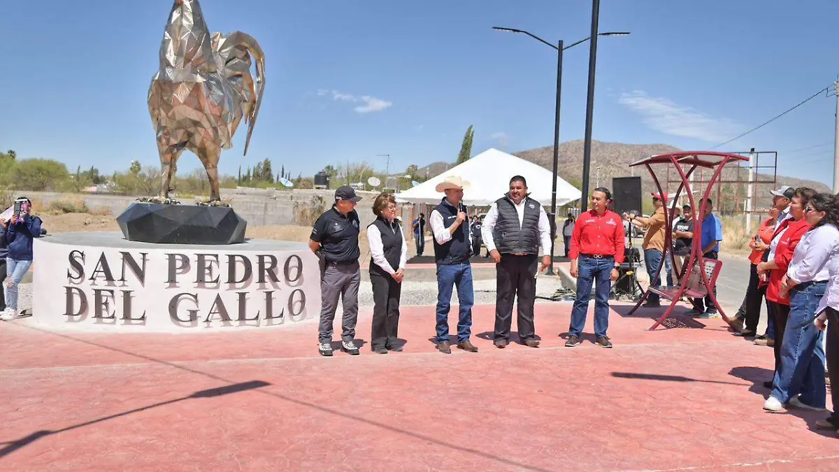 Esteban inaugura nuevo monumento que da identidad y espacio de convivencia a San Pedro del Gallo