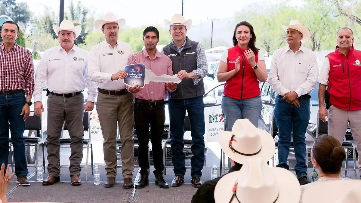 Esteban Villegas lleva apoyos por más de 38 millones de pesos a Mezquital