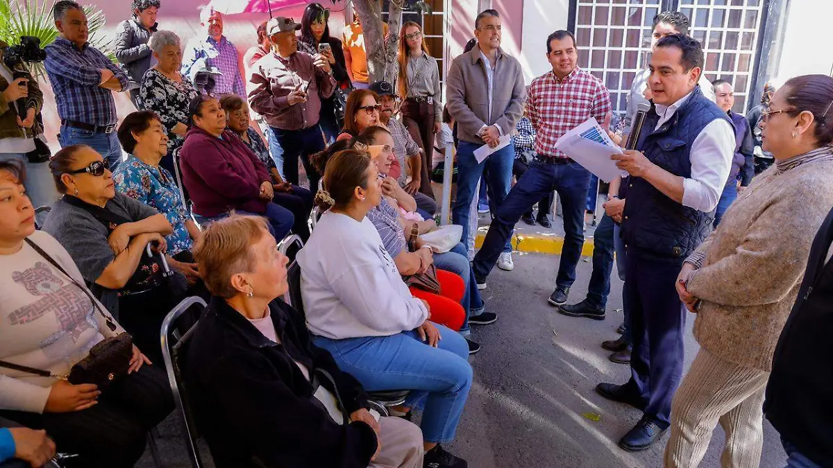 Con inversión de 6 mdp, pavimentan vialidad en el barrio de Analco