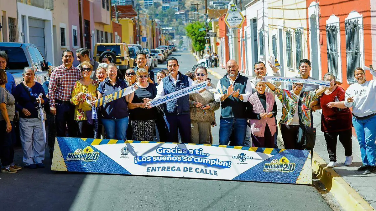 Con inversión de 6 mdp, pavimentan vialidad en el barrio de Analco