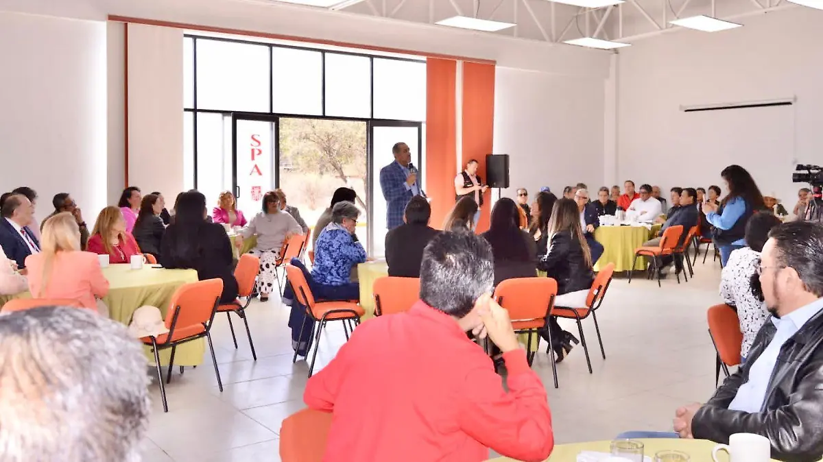 Reconoce rector de la UJED trayectoria de maestros jubilados del SPAUJED 2
