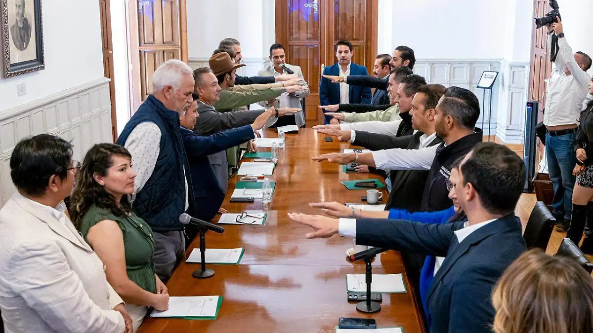 01 Especialistas apoyarán en la recuperación de parques de Durango Toño Ochoa toma protesta a Concejo Consultivo