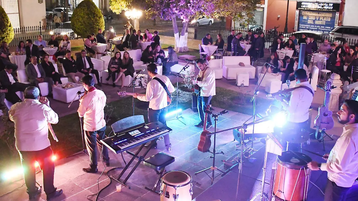 Noche de música fortalece la identidad universitaria en la UJED