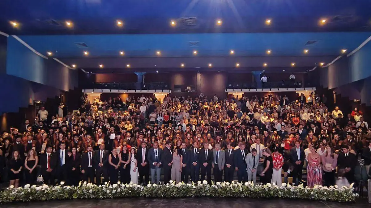 FICA-UJED gradúa a 106 nuevos profesionistas en el campus Gómez Palacio 2