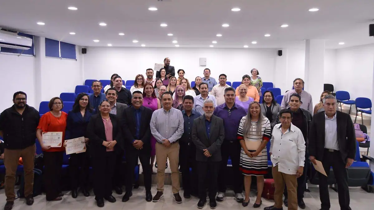 Docentes de la UJED concluyen diplomado en IA aplicada a la educación