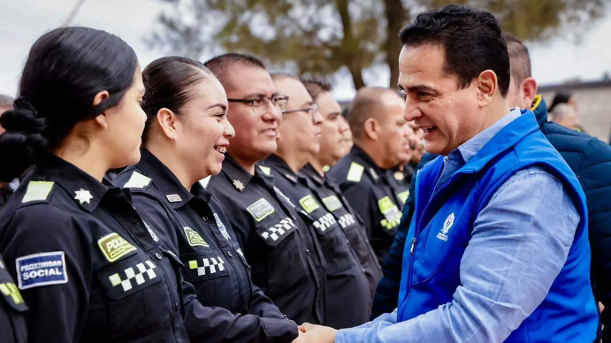 Toño Ochoa cumple con más seguridad para la gran familia con las Perronas