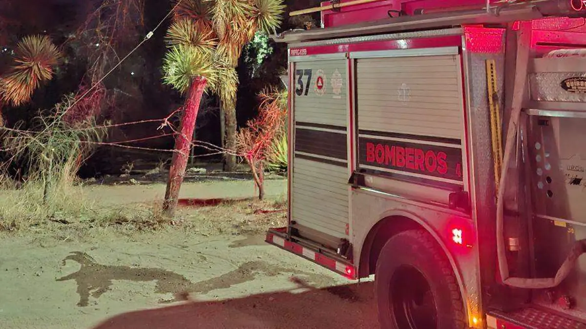 Bomberos de Durango controlan incendio en el parque Sahuatoba