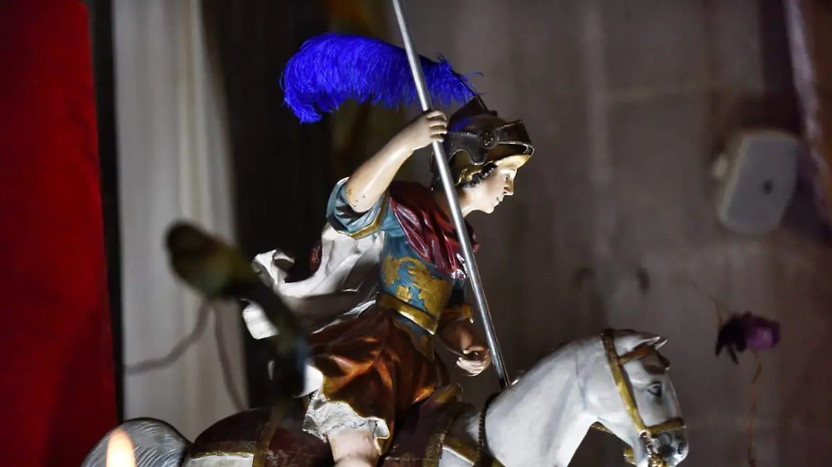 San Jorge bendito - devotos - iglesia - santo