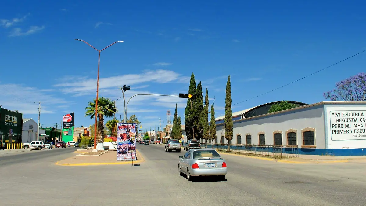 Semáforo instalado en crucero con la avenida Corregidora