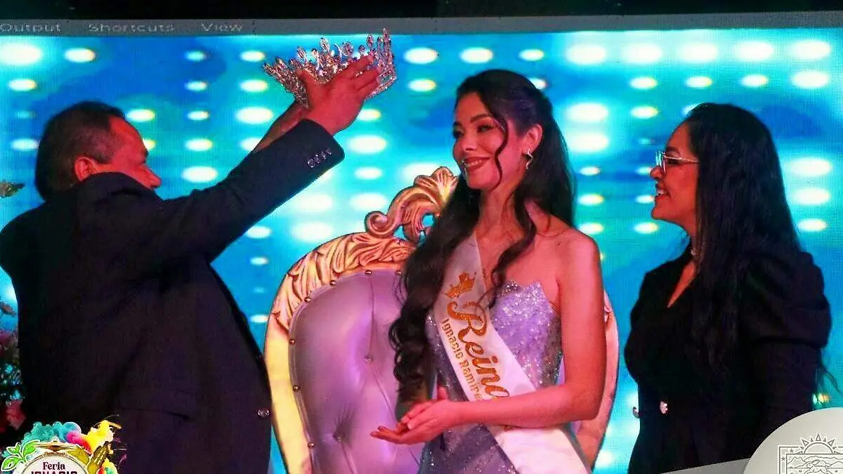 Coronación de reina de los festejos