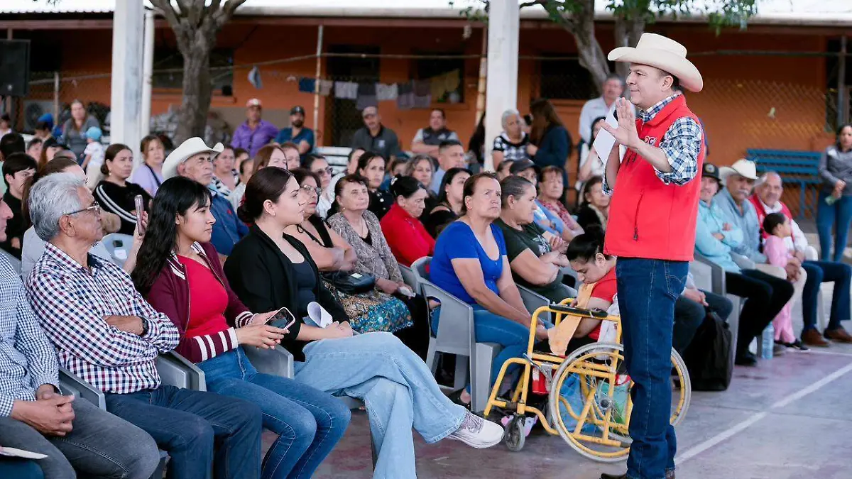 Familias de Topia agradecen apoyos y atención directa del gobernador Esteban durante su visita a Las Quebradas