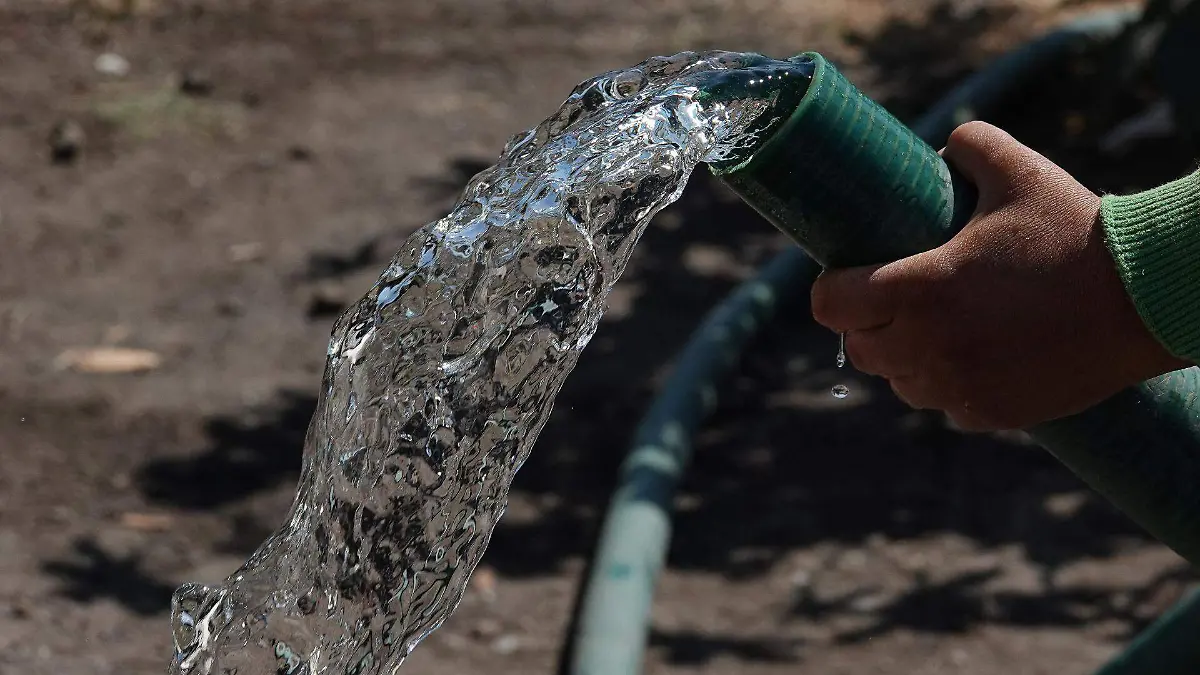 968031_Suministro botes agua alcaldía Iztapalapa_web