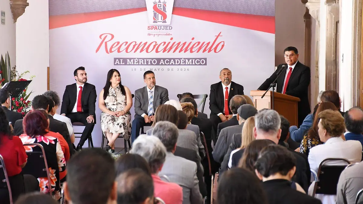 La UJED honra trayectoria de docentes que formaron generaciones de universitarios 2