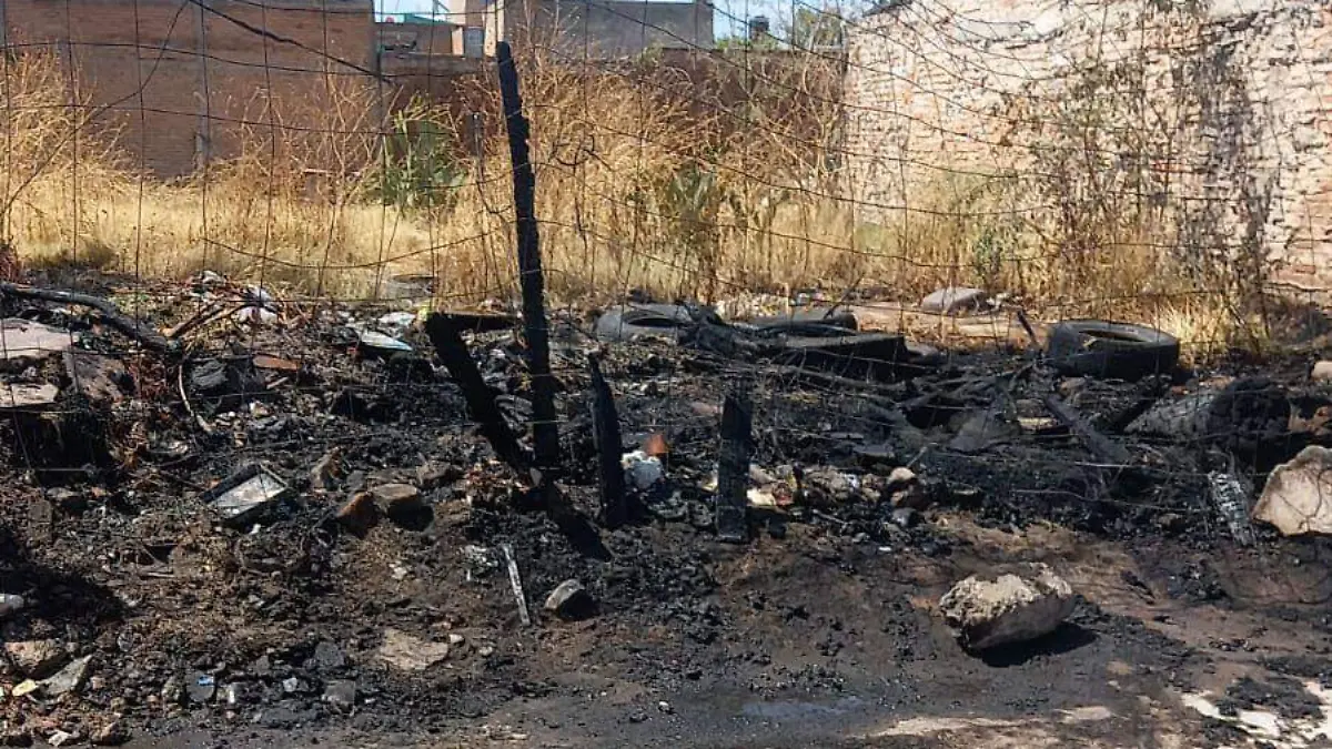 Bomberos sofocan incendio