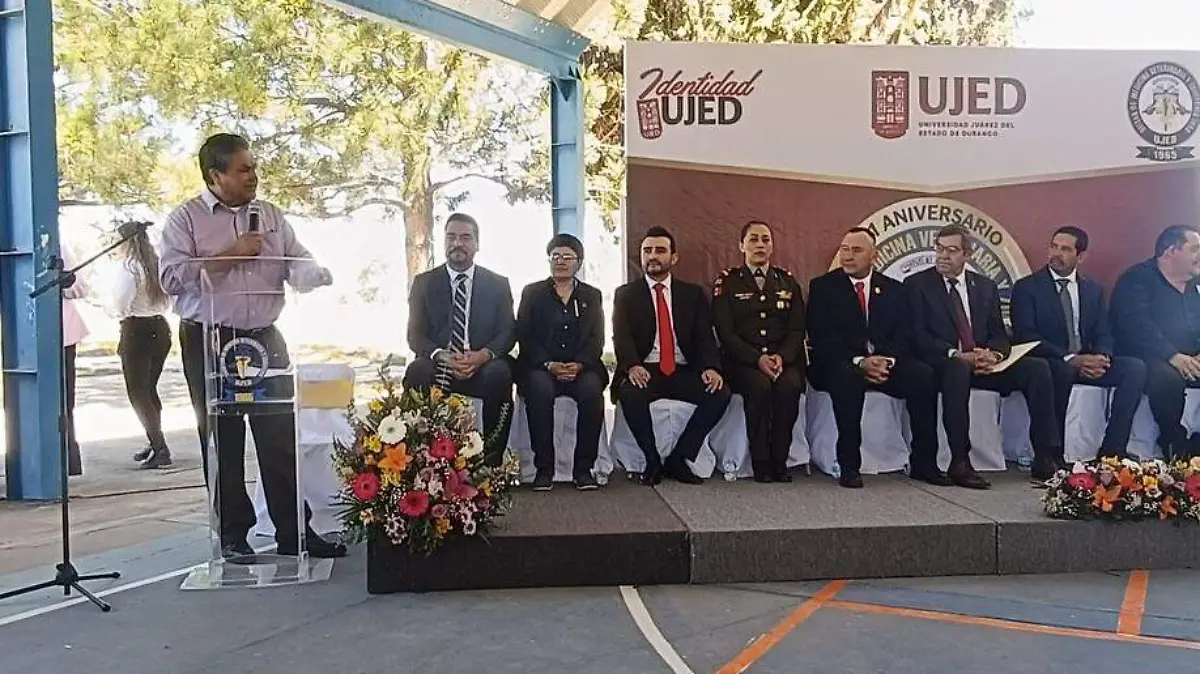 La FMVZ de la UJED conmemora 61 anŢos de formacioěn y crecimiento acadeěmico