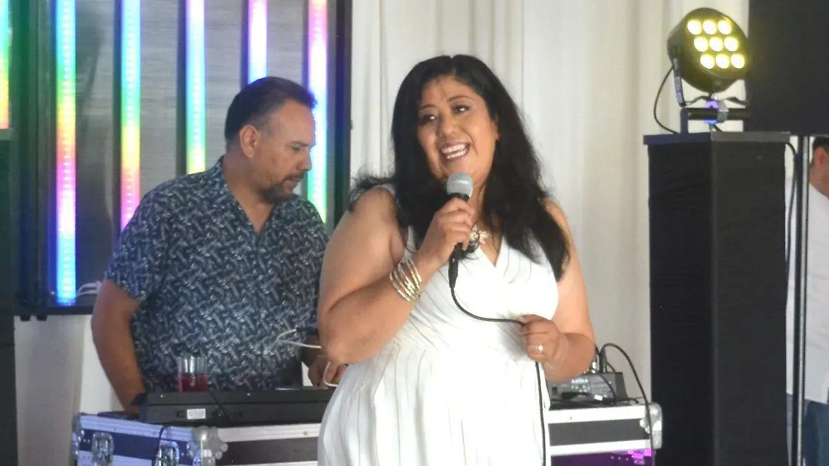 Alegre festejo para maestros de la EST 1