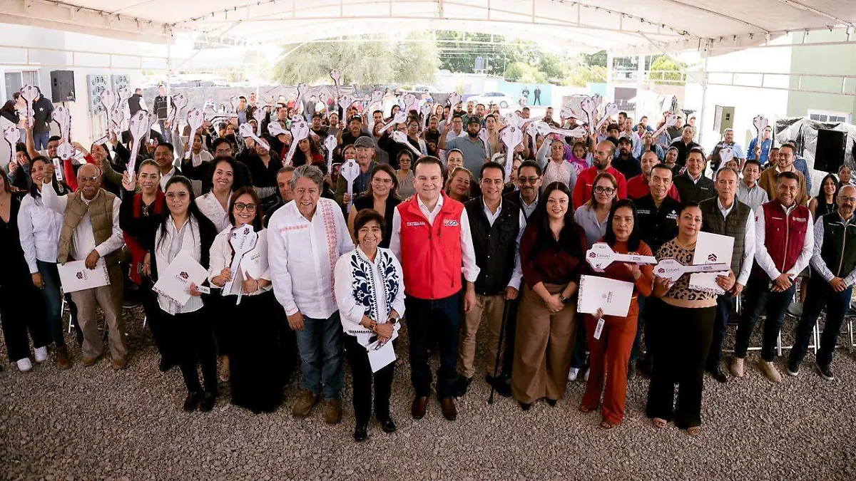 Miles de duranguenses reciben viviendas del Bienestar
