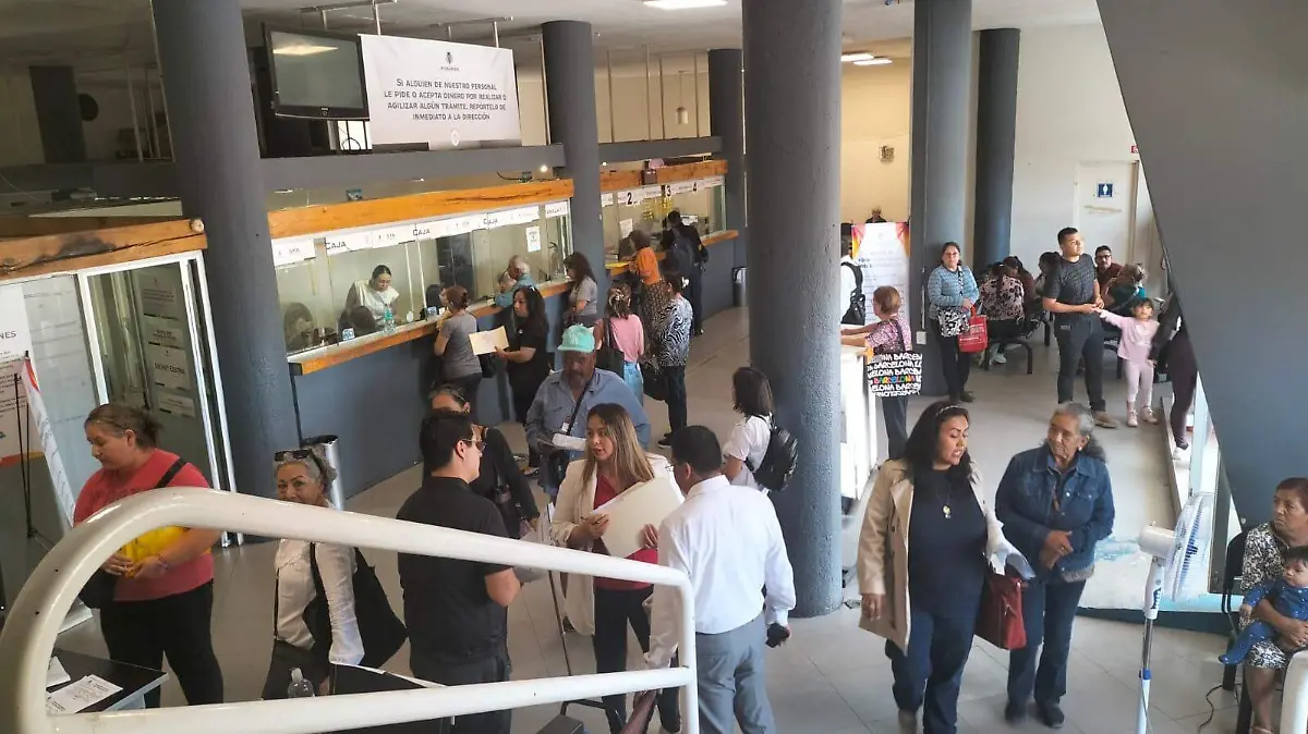 Menos personas en Registro Civil