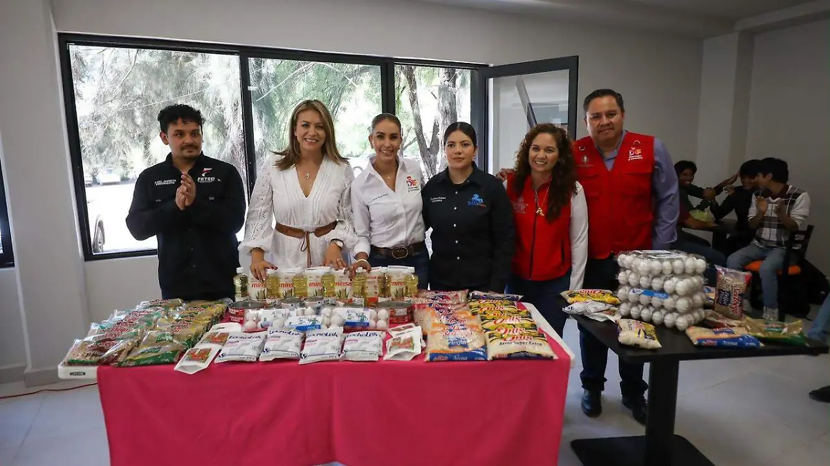 Desayunos calientes gratuitos mejorarán las condiciones de estudio de más de 100 alumnos del CBTA No. 3_ Marisol Rosso lleva programa alimentario (3)