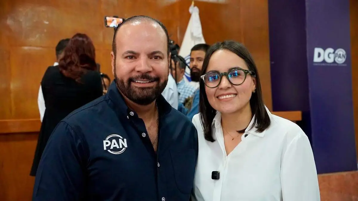 Hoy doy un paso muy importante- me sumo a la bancada de Acción Nacional.Hoy decido caminar acomp