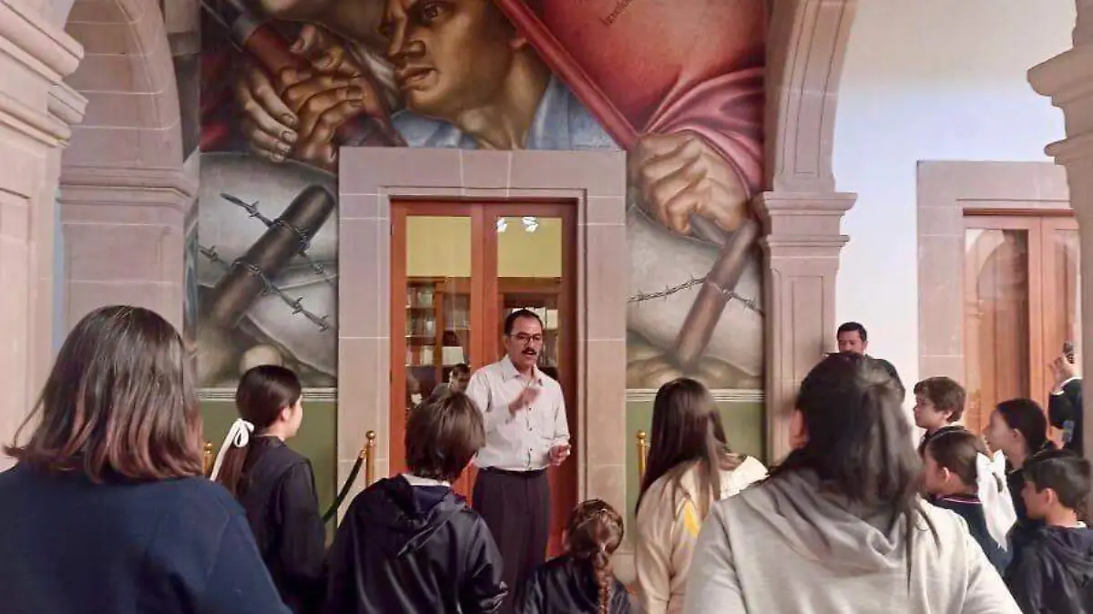 Promueve la UJED la identidad universitaria mediante visitas guiadas al Instituto de Bellas Artes