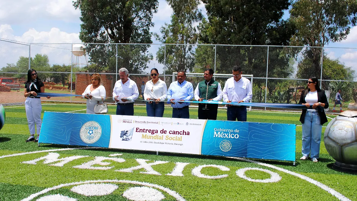 Corte del listón simbólico de inauguración