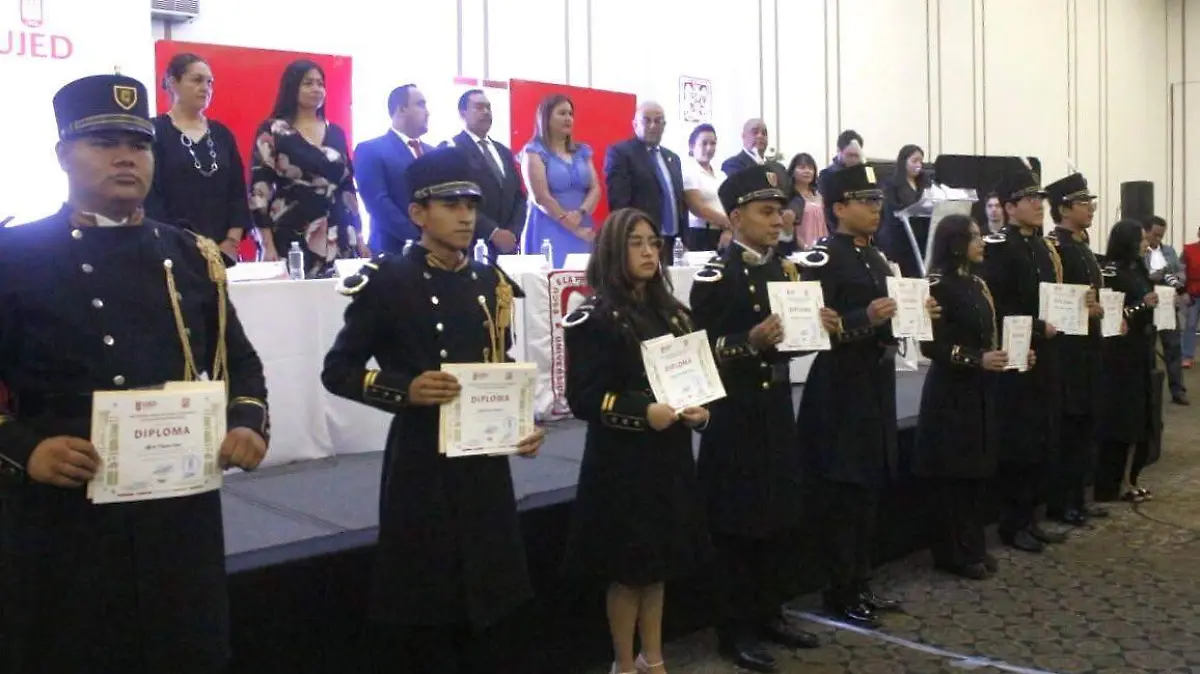 Egresan 365 estudiantes de la generación 67 de la Preparatoria Diurna de la UJED 2