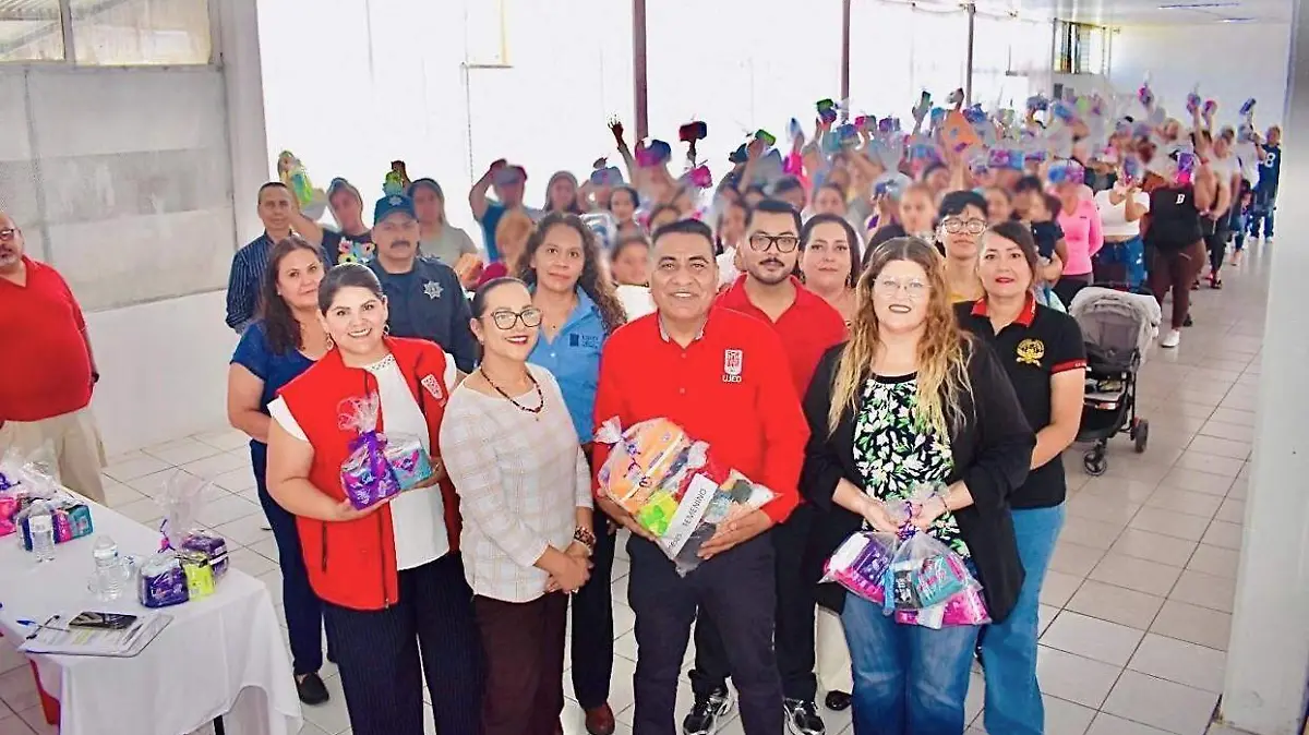 UJED entrega más de mil Kits Violeta para promover la dignidad menstrual