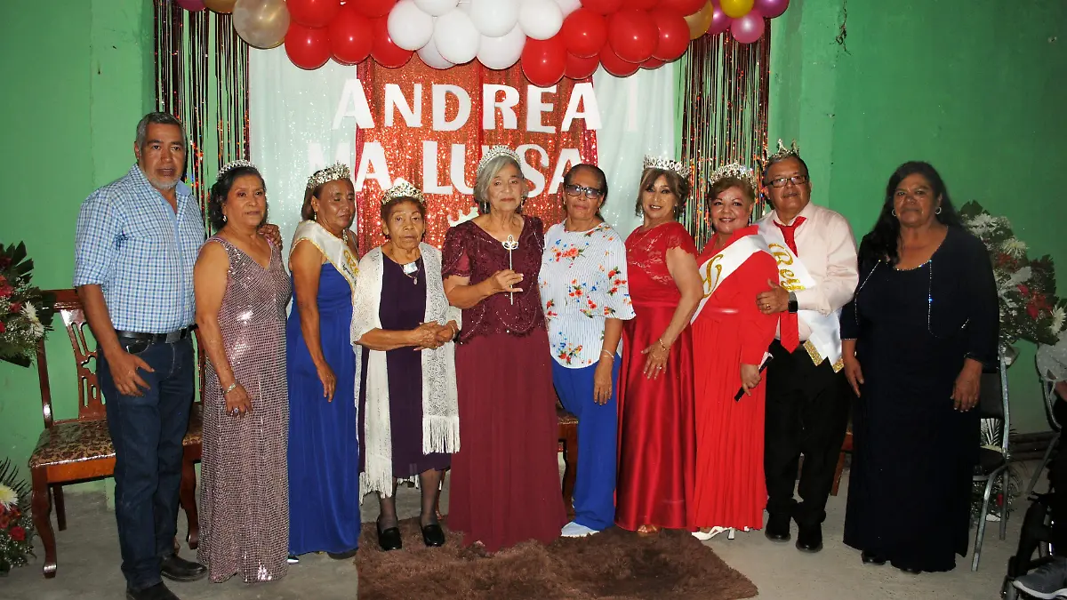 Grupal de reina, princesa y embajadoras