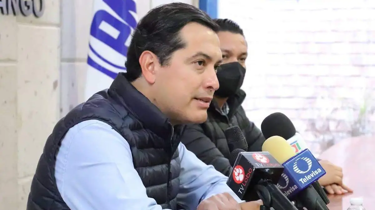 Iniciando gira. Atendiendo la invitación de los medios, comparto como con el PAN, vamos a GANAR 