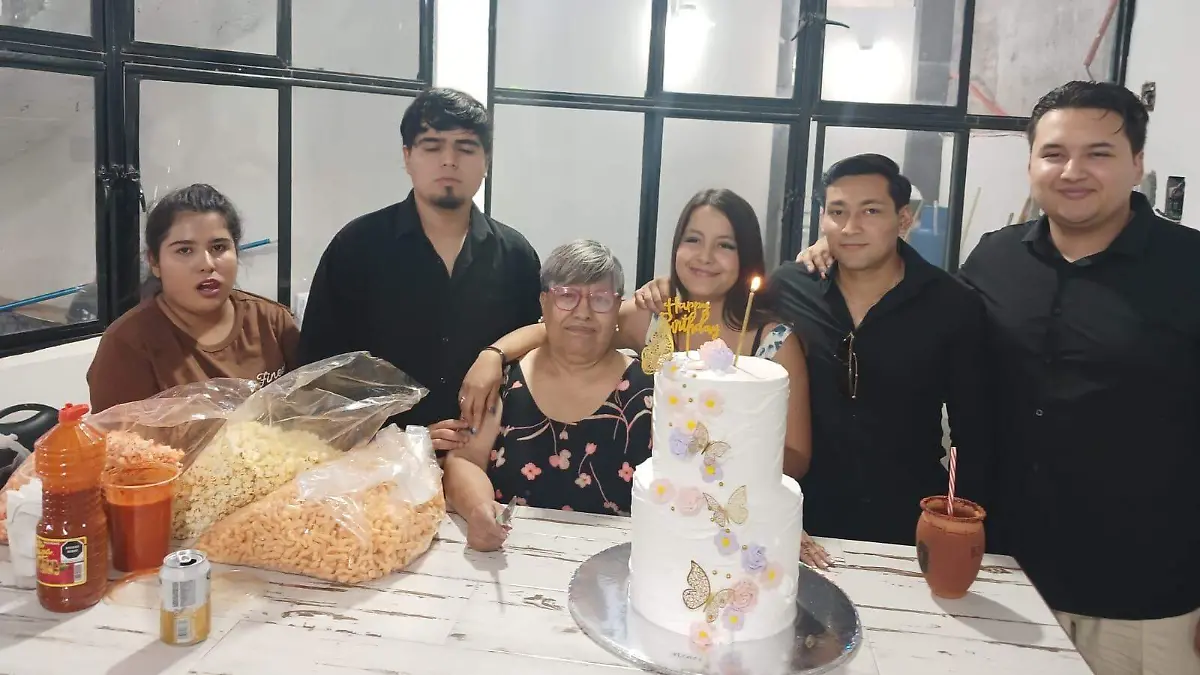 SUS NIETOS