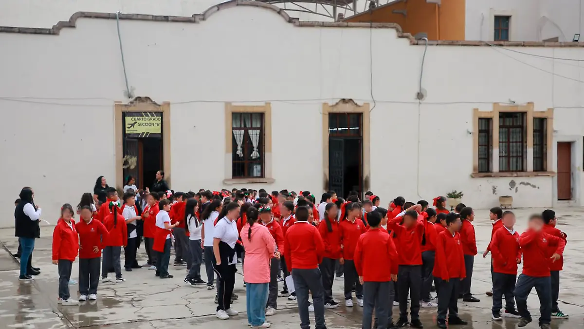 ESTUDIANTES