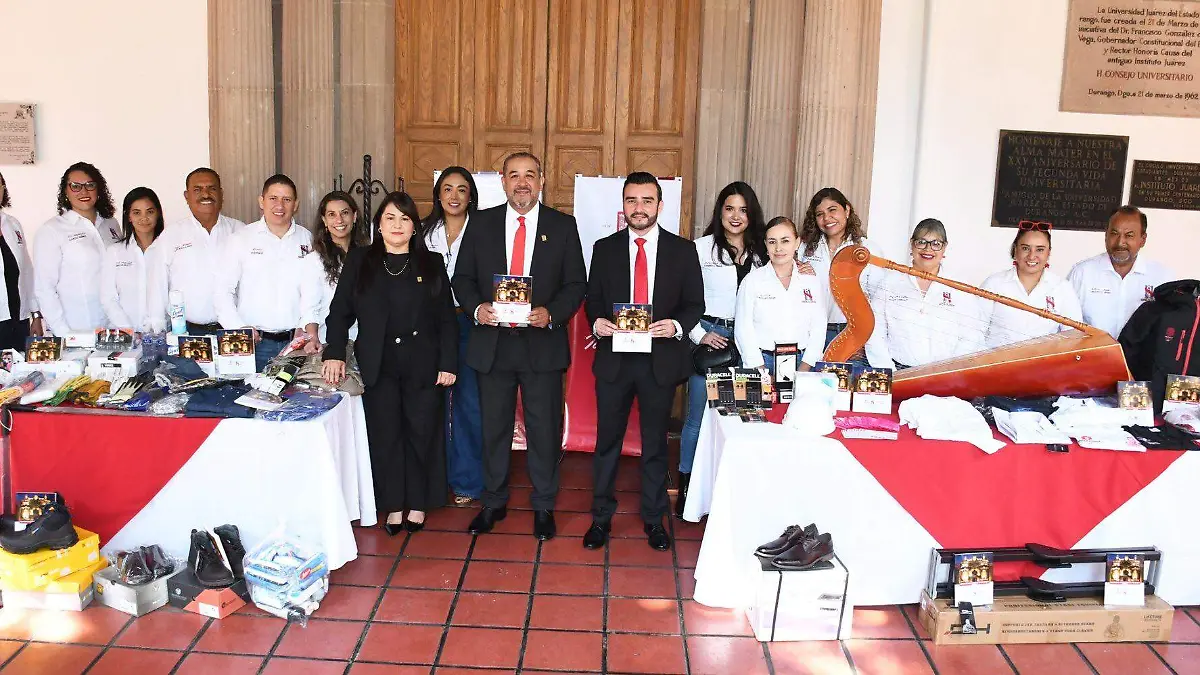 UJED cumple con el Contrato Colectivo y entrega ropa de trabajo y equipamiento al SPAUJED