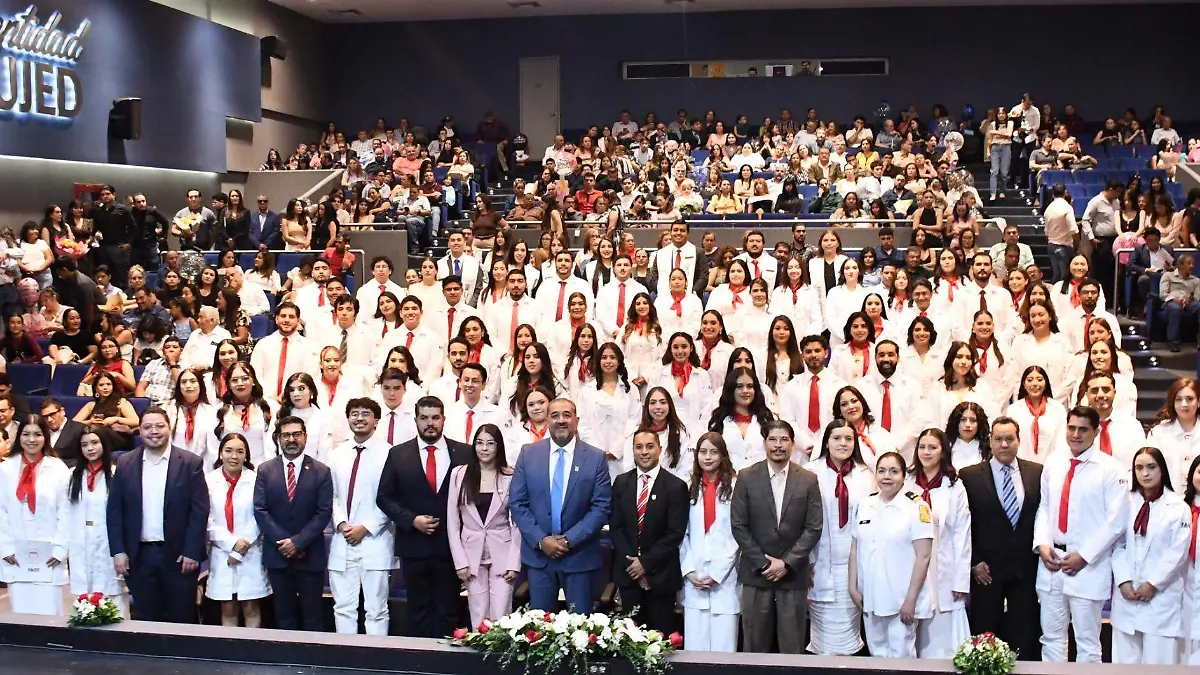 UJED entrega cartas de pasante a 90 nuevos profesionales de la Odontología 2
