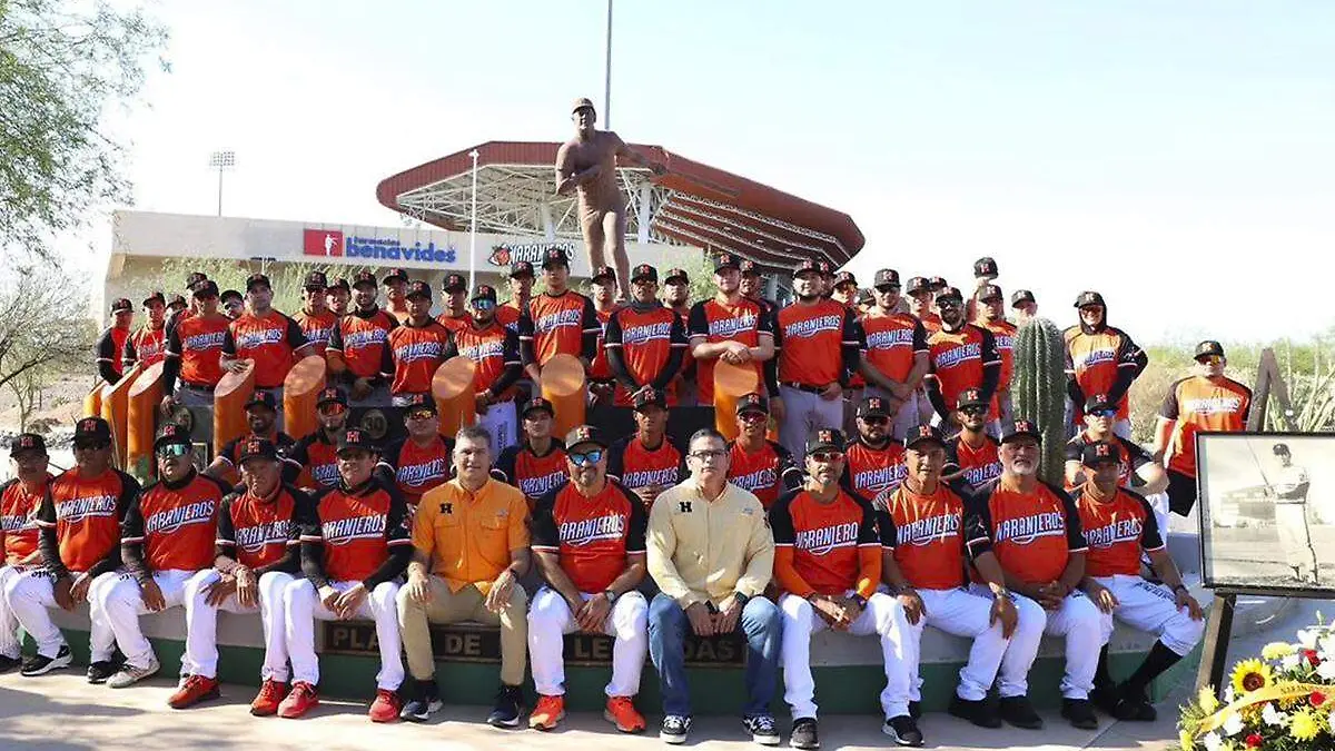 HOmenaje Hécor Espino