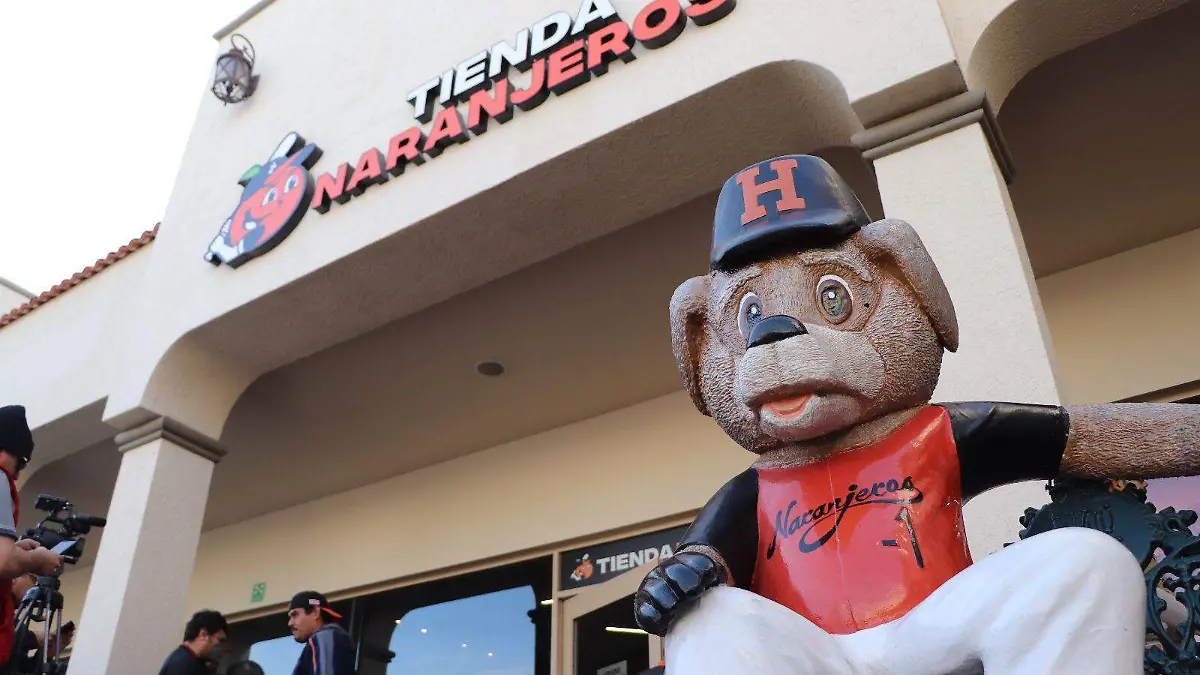 Fila boletos Naranjeros