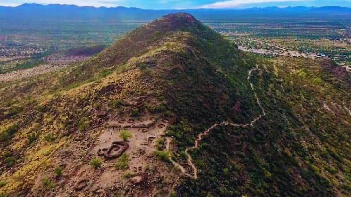 Cerro de trincheras - Célida López
