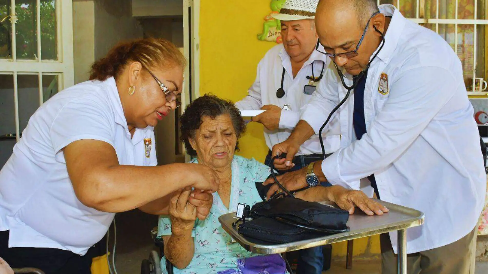 Salud H en tu Casa del alcalde Antonio Astiazarán Gutiérrez