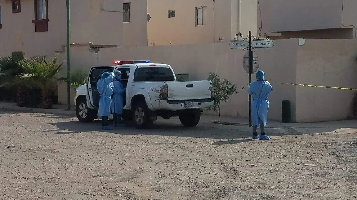 homicidio muerto policiaca policias patrulla escena