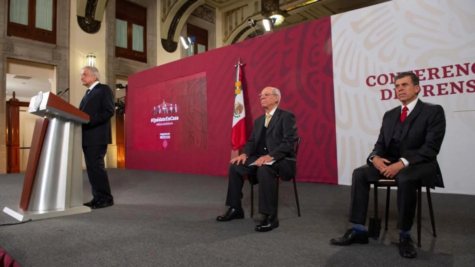 AMLO-ESTUDIOS-SANTA-LUCÍA-PRESIDENCIA