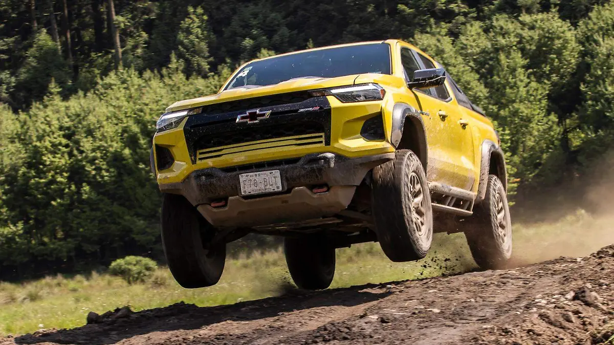 Chevrolet_Colorado_ZR2_01