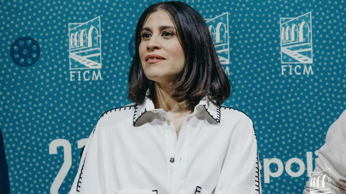  Ximena Ayala 