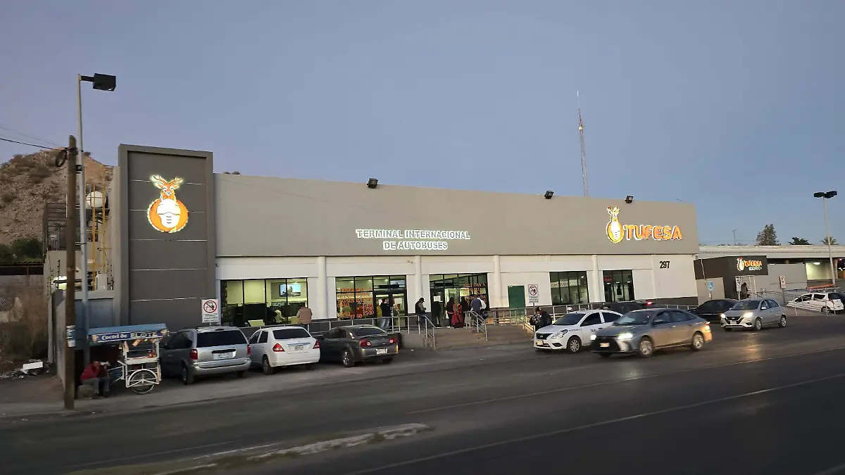 Aspectos central de camiones - Mike Acosta (2)