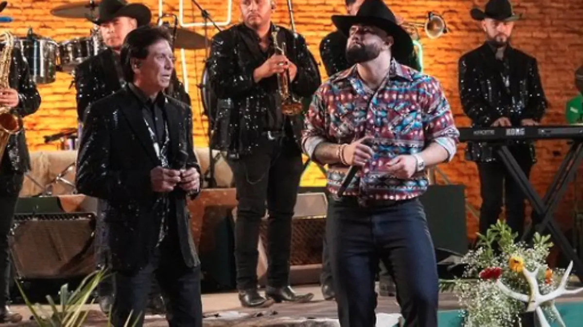 Cura local de Carín León 