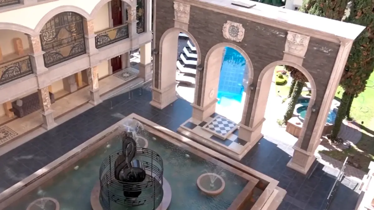 Hotel Mansión Solís alberca, fuente y habitaciones 