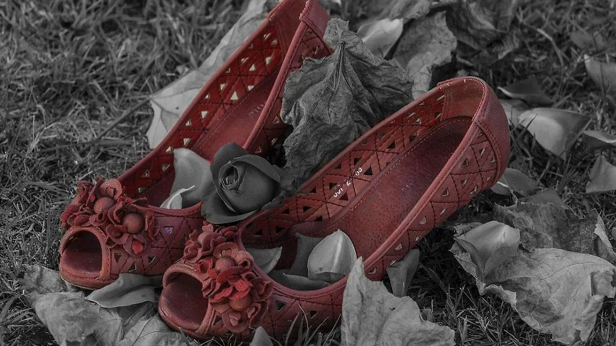 zapatos rojos - feminicidio