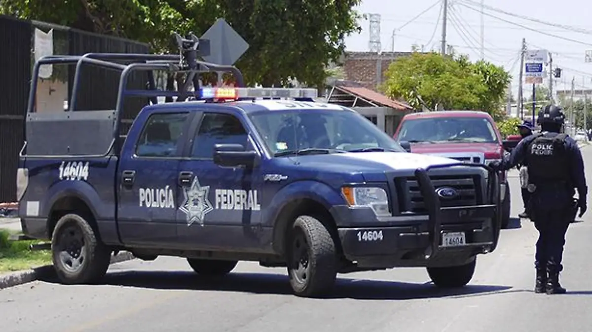 11A FEDERALES Punto de Inspeccion Policia Estatal sobre calle A.G. Aburto entre calle Francisco L. Carreon y Ayuntamiento Col
